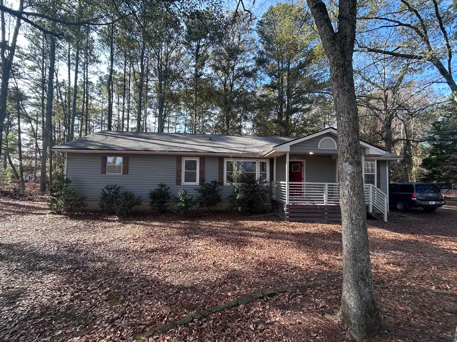 Roof Systems Engineered for Lakeside Living